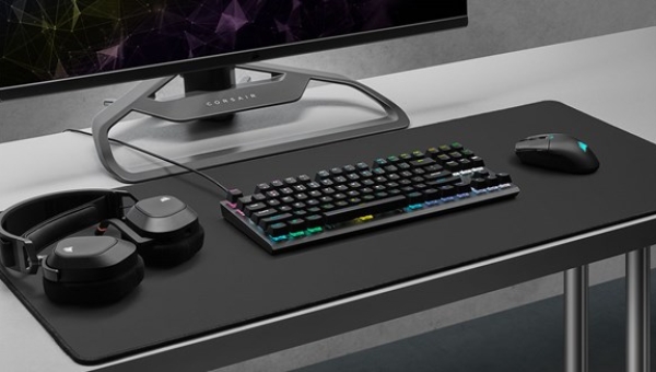 CORSAIR presenta la nuova tastiera K60 PRO TKL con switch ottici OPX e una nuova serie di prodotti della linea K70 PRO