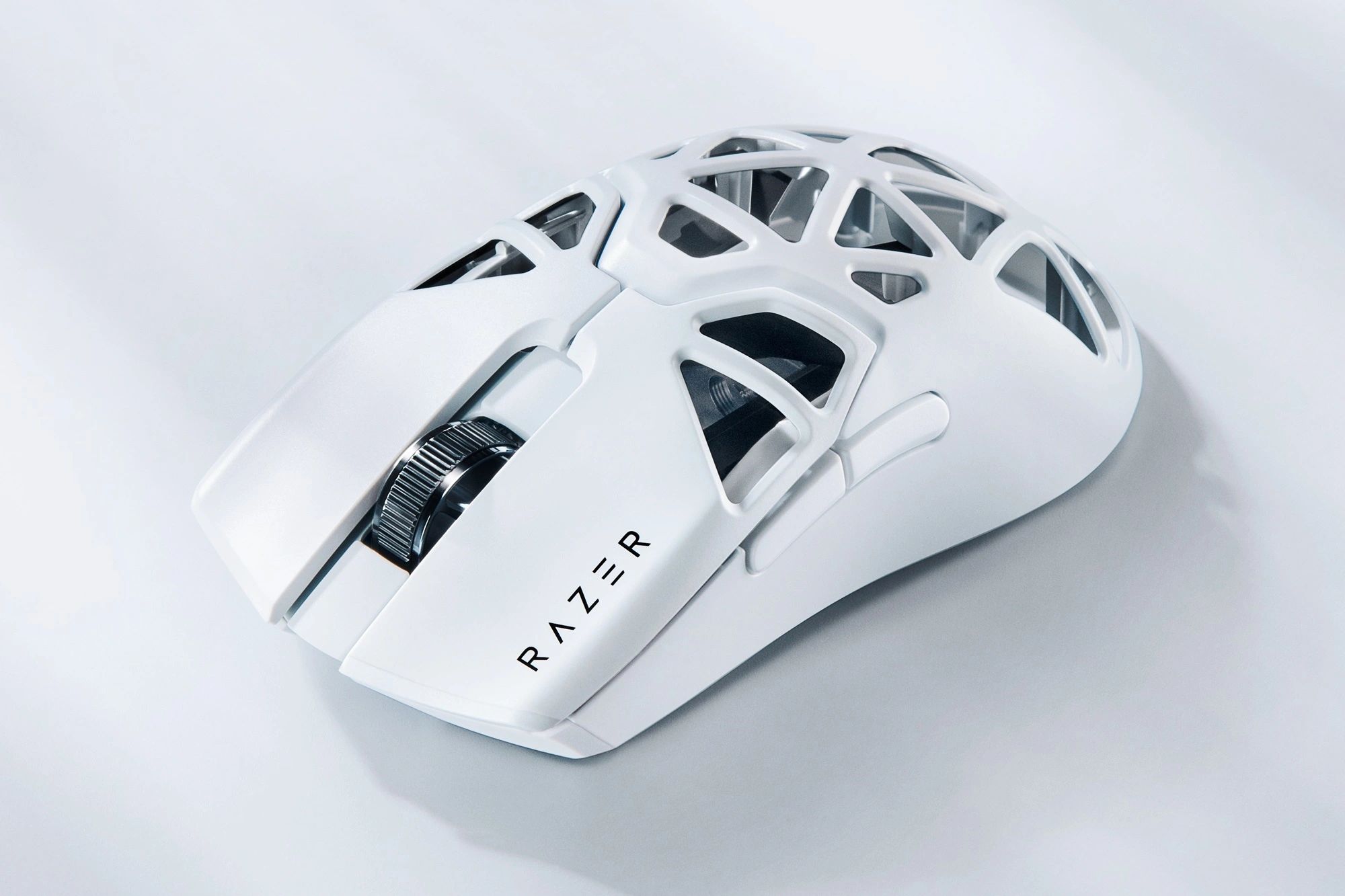 Razer lancia il Viper Mini Signature Edition in “White”: eleganza e prestazioni senza compromessi 